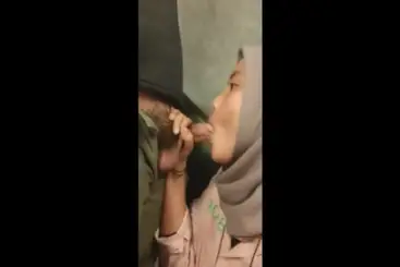 Bokep Indo Hijab Berikan Pelayanan Jelang Tidur